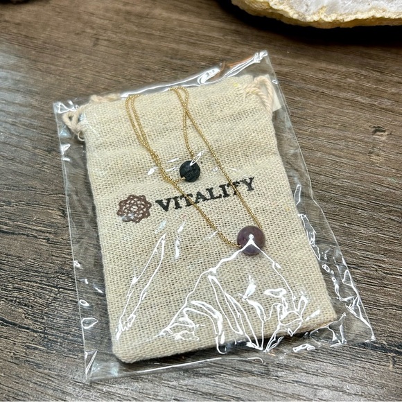 Gold Tone Iron Chain Lava Rock And Amethyst Diffuser Necklace - Picture 4 of 4